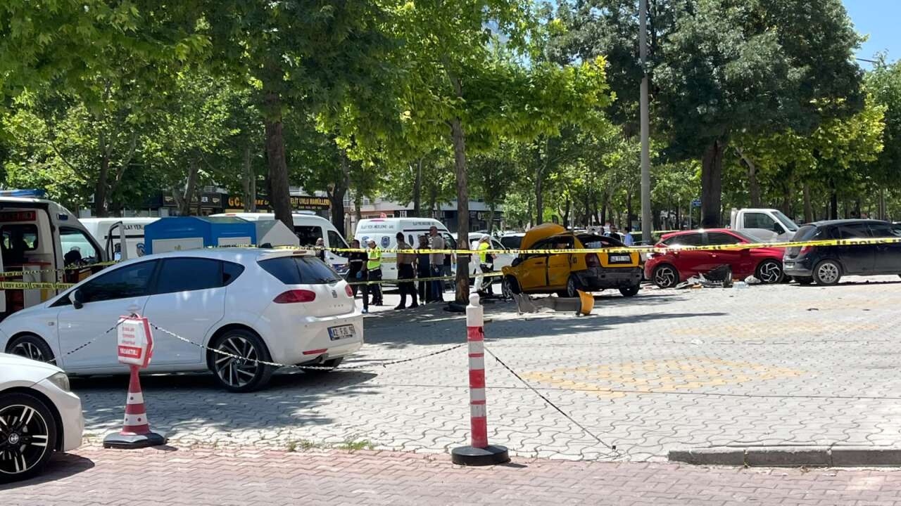 Konya'da Dilek ve kızı Ecrin Öz’ün can verdiği kaza anının görüntüleri ortaya çıktı 12